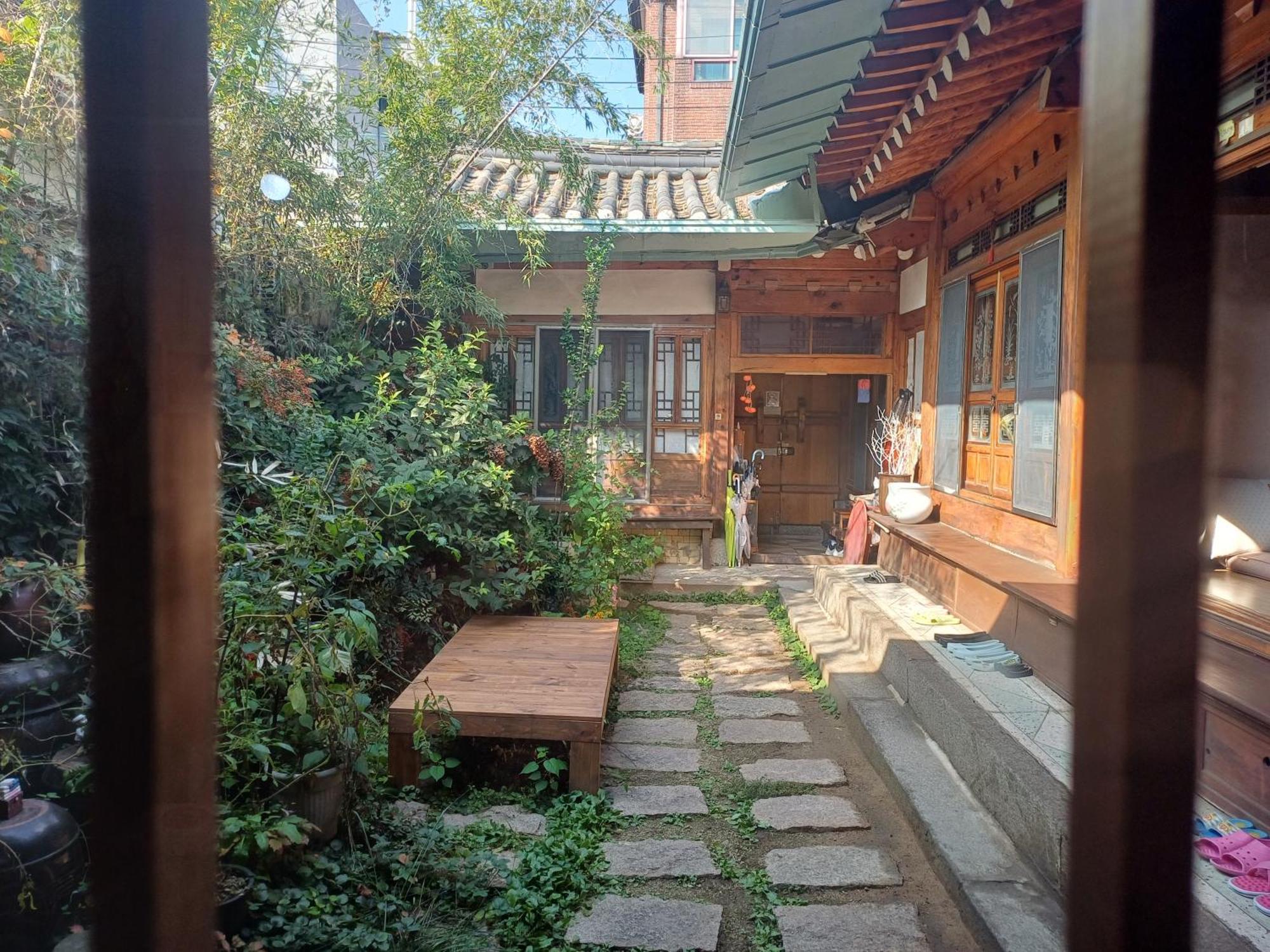 Gongsimga Hanok Guesthouse Сеул Екстериор снимка