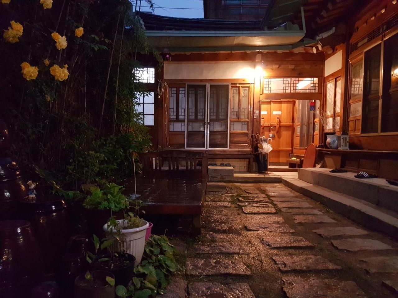 Gongsimga Hanok Guesthouse Сеул Екстериор снимка